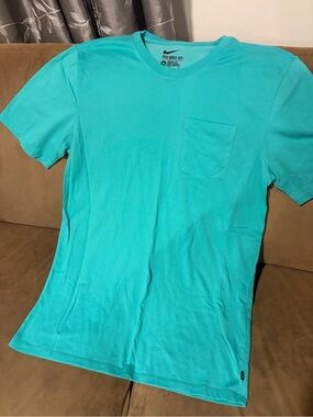 The Nike Tee Men’s Pocket T-Shirt - Turquoise - Nike SB